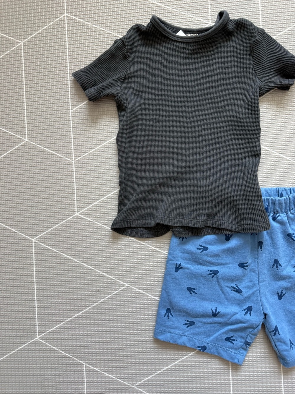 H&M|Baby boy/toddler set,blue lounge Shorts & short sleeve Waffle-Knit gray tee